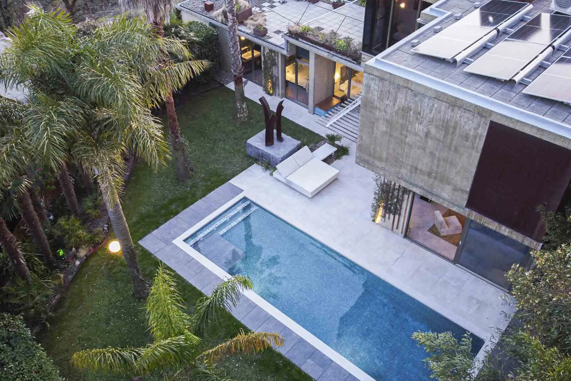 Entorno y jardín de Villa Nola en Miramón