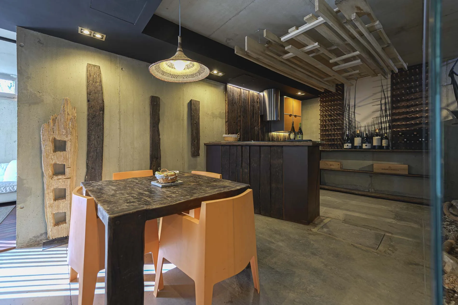 El Txoko vasco de Villa Nola, comedor privado con bodega